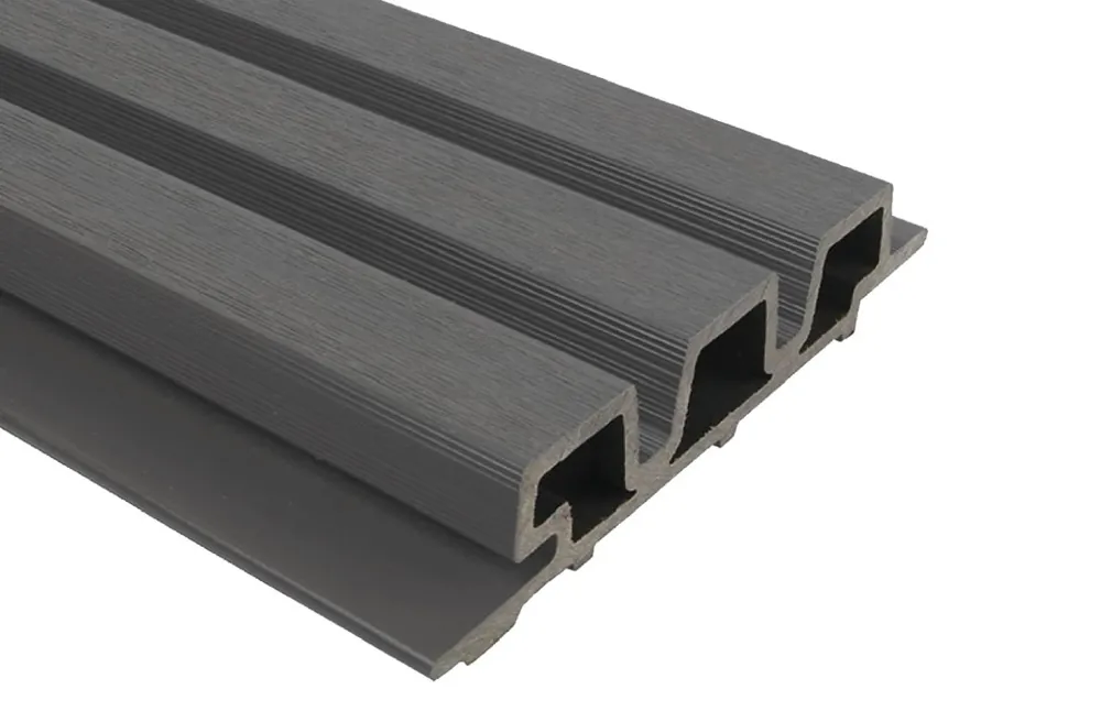 Gereduceerde Prijs Composiet Rhombusprofielplank 3.3 x 17 cm (33 x 170 mm) Donkergrijs - Lengte 290 cm OP = OP