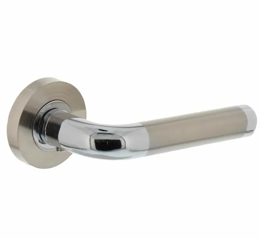 Intersteel enkele deurklink rechts Agatha op rond rozet 7mm nokken chroom/nikkel mat Seizoensaanbieding