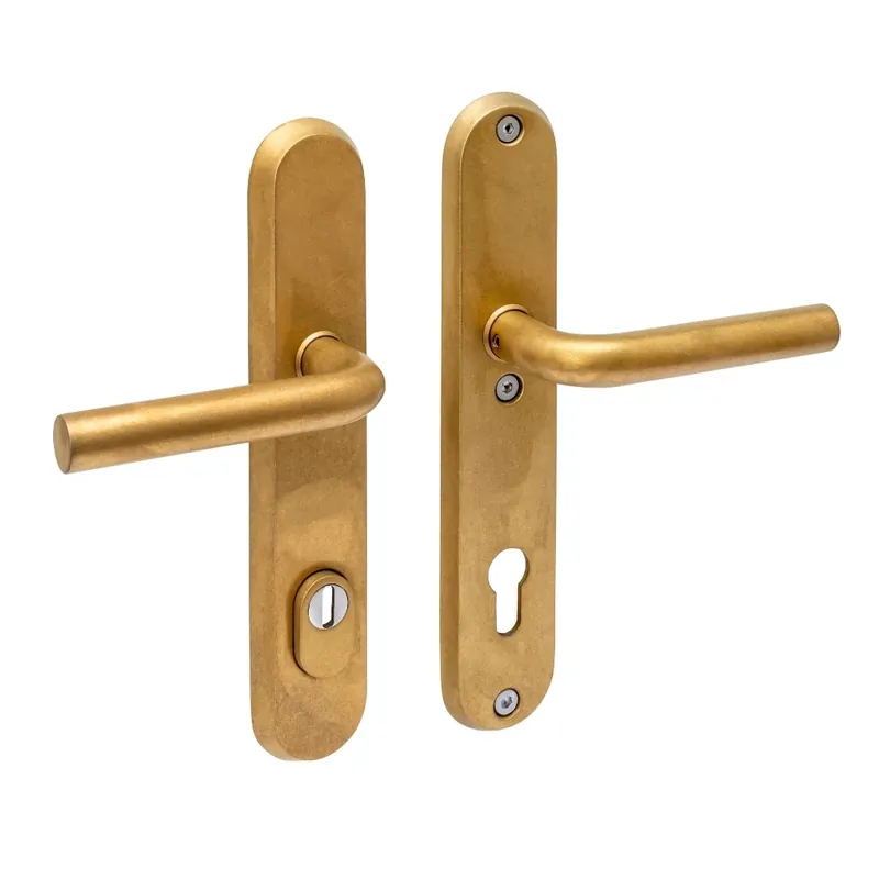 Populair Intersteel SKG3 veiligheidsbeslag ovaal kruk/kruk Luzern PC92mm met kerntrekbeveiliging PVD messing getrommeld