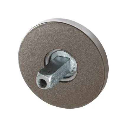rozet 50x6mm Mocca blend met vastgelaste knopvastzetter Direct Beschikbaar